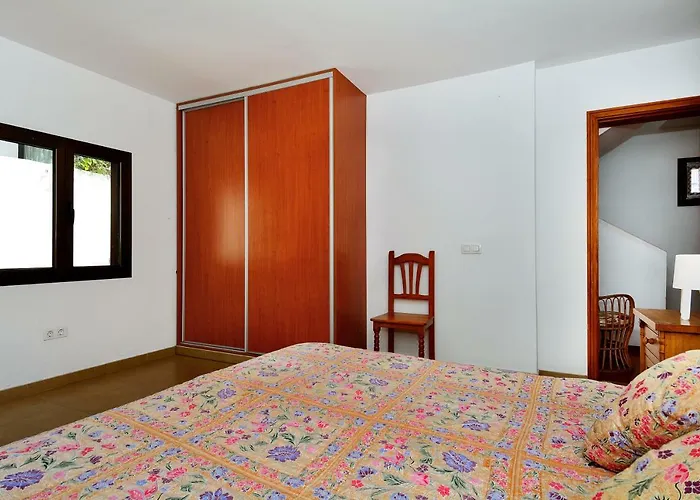 3br House - Solarium & Shower Terrace Villa