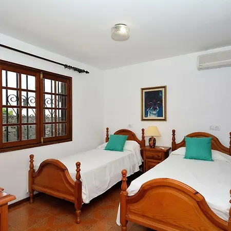 3br House - Solarium & Shower Terrace